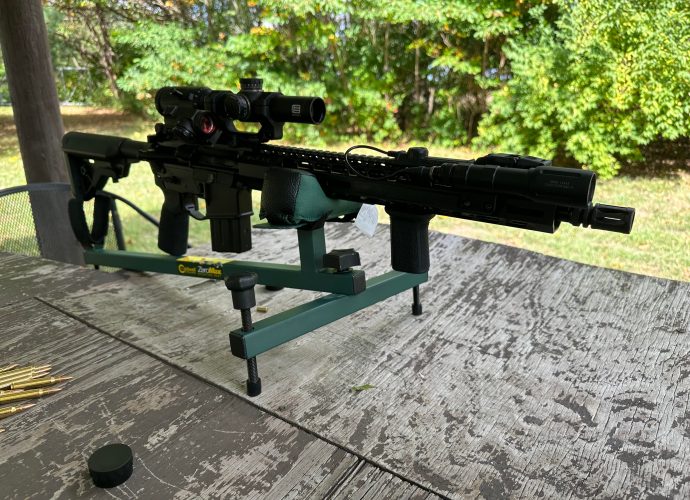 r/guns - SOLGW M4-76 paired with an Eotech M4-76 and an modlight. Heavy, but I couldn’t be happier.